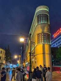 From Golden Gates to Timeworn Alleys: A Spring Walk in Kunming’s Old Soul