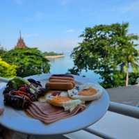 เช็คอิน ที่ Garden Sea View Resort มีหาดส่วนตัว