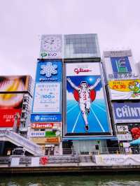 Running into Osaka’s Heartbeat: A Night with the Glico Man & Legendary Takoyaki 🥢