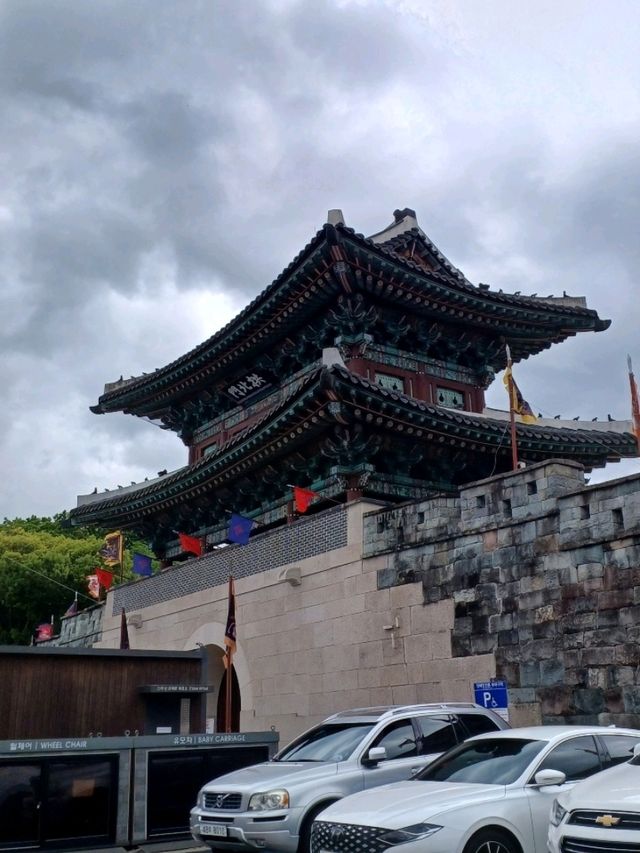가족과 함께하는 평화로운 역사 여행지, 촉석루
