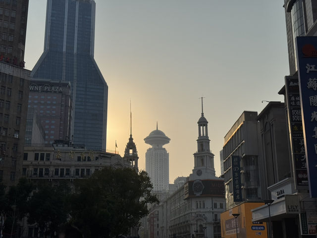 🌆 상하이의 심장을 걷다, 난징동루 보행가 🚶‍♀️