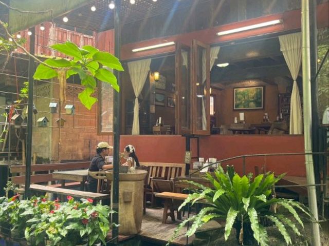ดื่มกาแฟ ชมความงามของธรรมชาติ ร้านลุงปุ๊ดป้าเป็ง