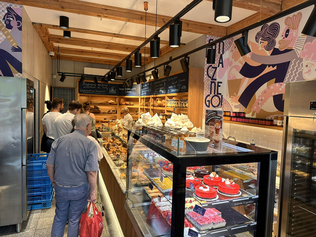 【Galeria Wypieków Lubaszka｜ポーランドの伝統スイーツを手軽に🍰】