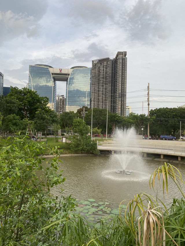 Queen Sirikit Park สวนสวยกลางกรุง