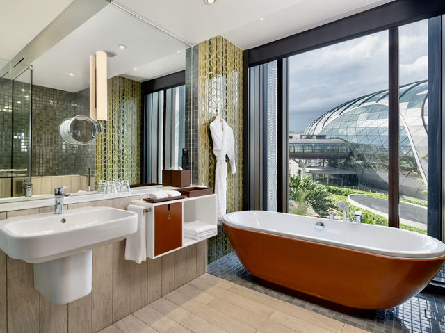 Crowne Plaza Changi Airport 