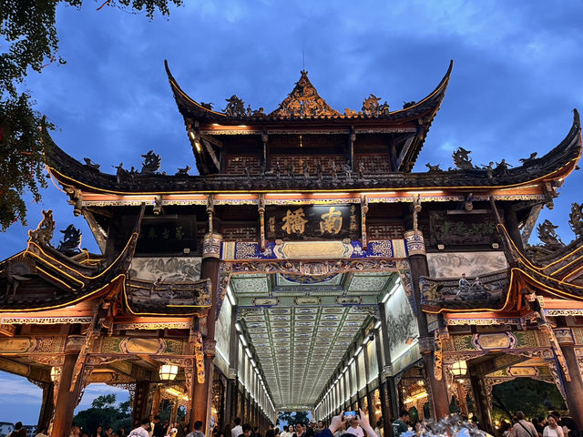  🌉 Nanqiao Bridge – Daytime Elegance, Nighttime Magic in Dujiangyan 