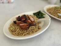 🔥 Hidden Roast Meat Gem in Penang – Weng Kei Wantan Mee 荣記茶餐室