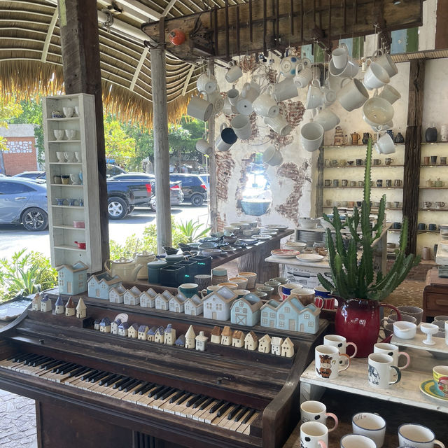 ร้านสายลม แกลลอรี่ บางปู คาเฟ่เซรามิก สมุทรปราการ