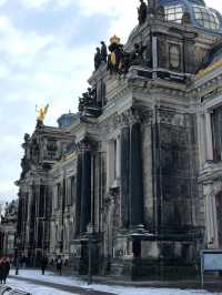 🏛芸術と歴史が息づく街！ドレスデン旧市街で優雅なひとときを🎼