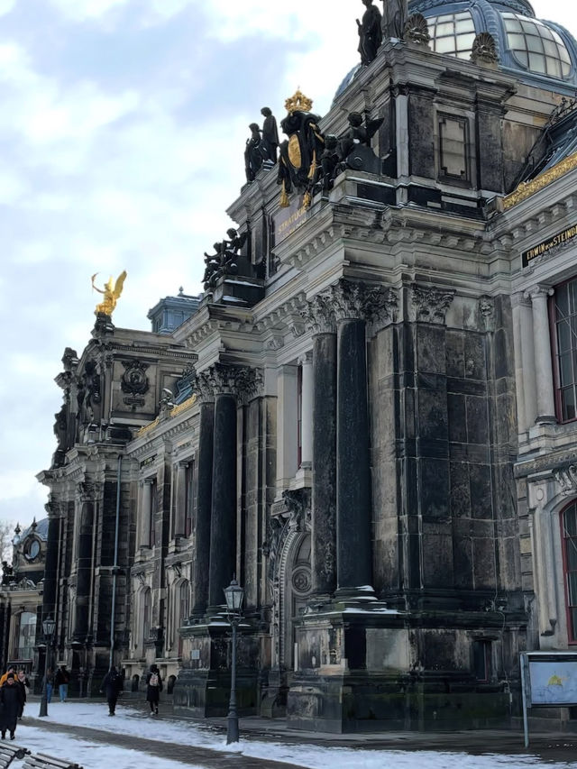 🏛芸術と歴史が息づく街！ドレスデン旧市街で優雅なひとときを🎼