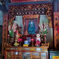 静寂と歴史が息づく湖上の寺院「チャン・コック・パゴダ」