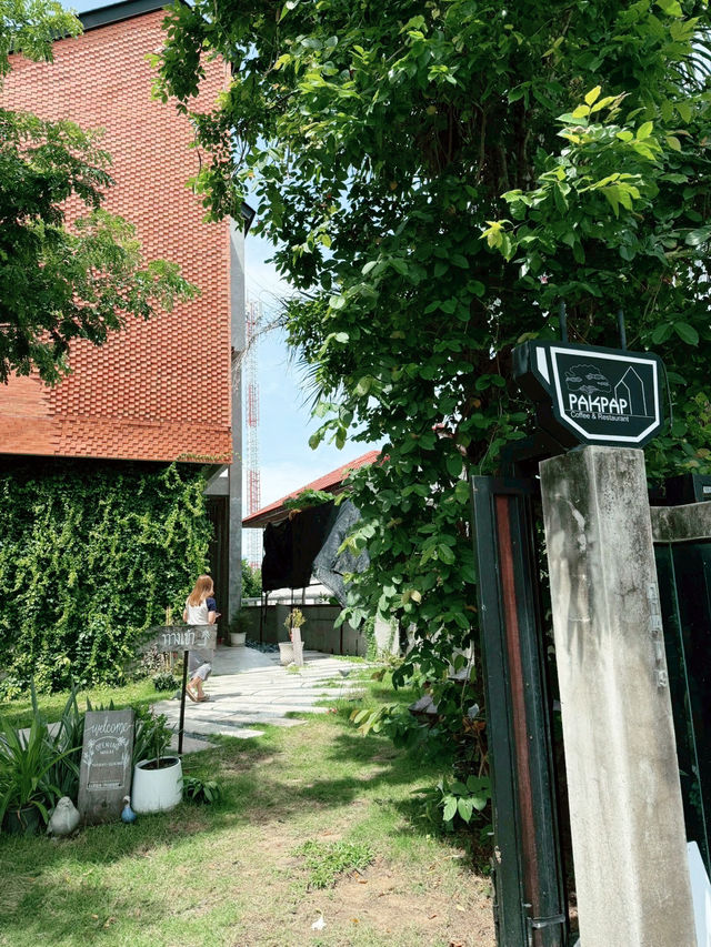 แวะพักซักนิดที่ร้าน Pakpap cafe (พักแป๊ป)