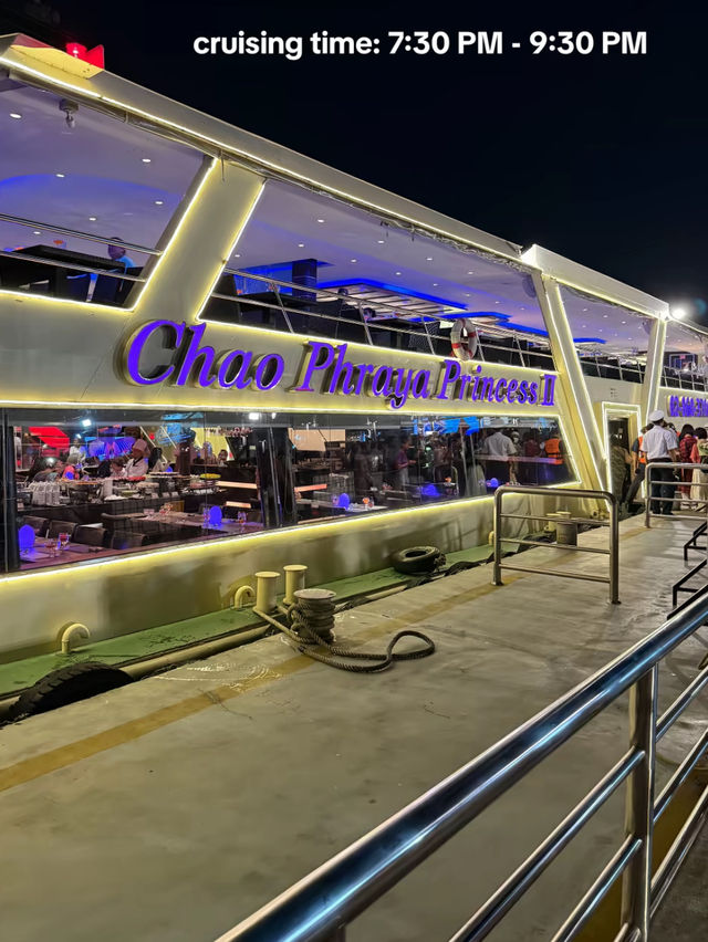 La Dinner Cruise delivers a memorable way to soak in Bangkok’s charm from the water.