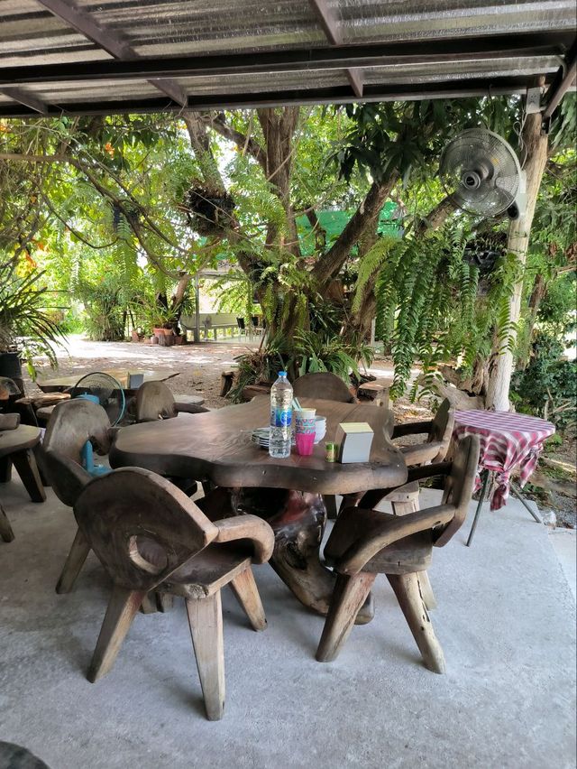 ครัวคุณตุ้ม ร้านอาหารจัดจ้านแห่งกาญจนบุรี