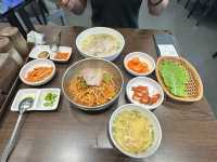 🍜一碗麵吃出濟州靈魂！《姊妹麵條》爆紅20年的人氣老店，連韓國明星都愛的傳奇美味！🔥🇰🇷 