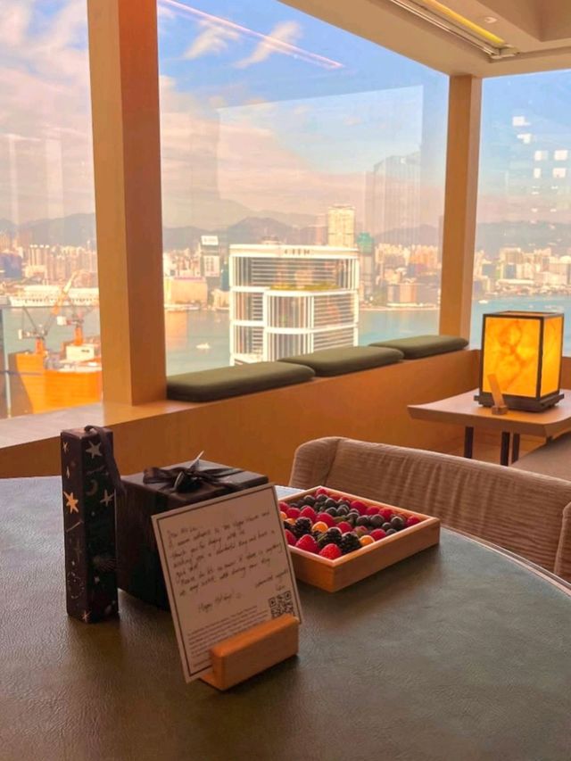 🌟🏨 The Upper House Hong Kong – Your Private Hideaway in the Sky! 🌃✨