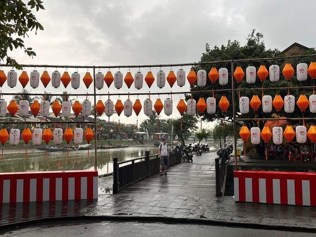 🌸 Wandering Through Hoi An Old Town – Day to Night Magic