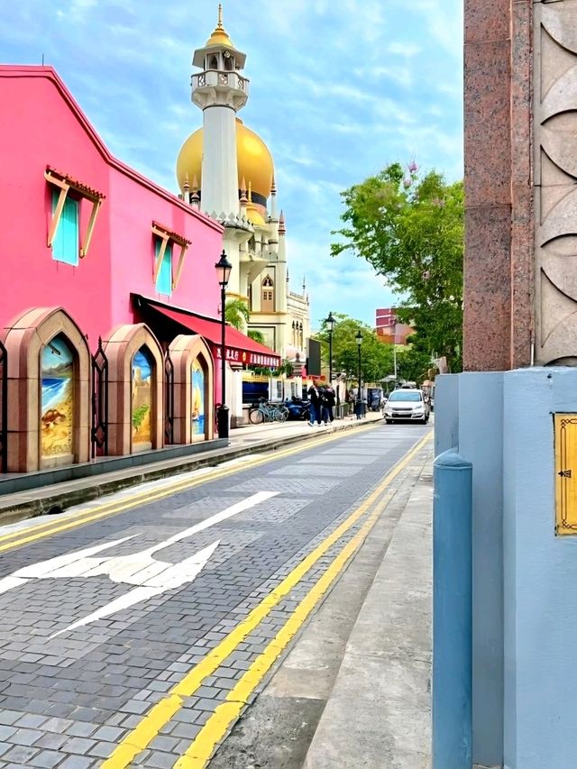 Strolling Through Arab Street