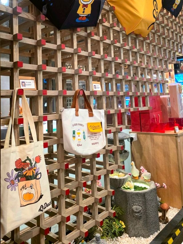 A Tasty Stop at Quanjude – Universal Beijing