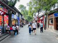 Nanluoguxiang – เสน่ห์ของถนนคนเดินในวันฝนโปรย