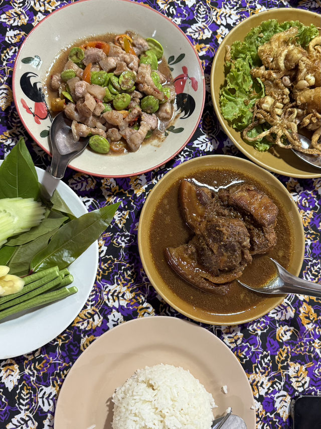 ร้านน้ำย้อย ✨ อาหารปักษ์ใต้ชื่อดังจังหวัดภูเก็ต