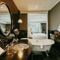 Vintage Glamour and Urban Edge