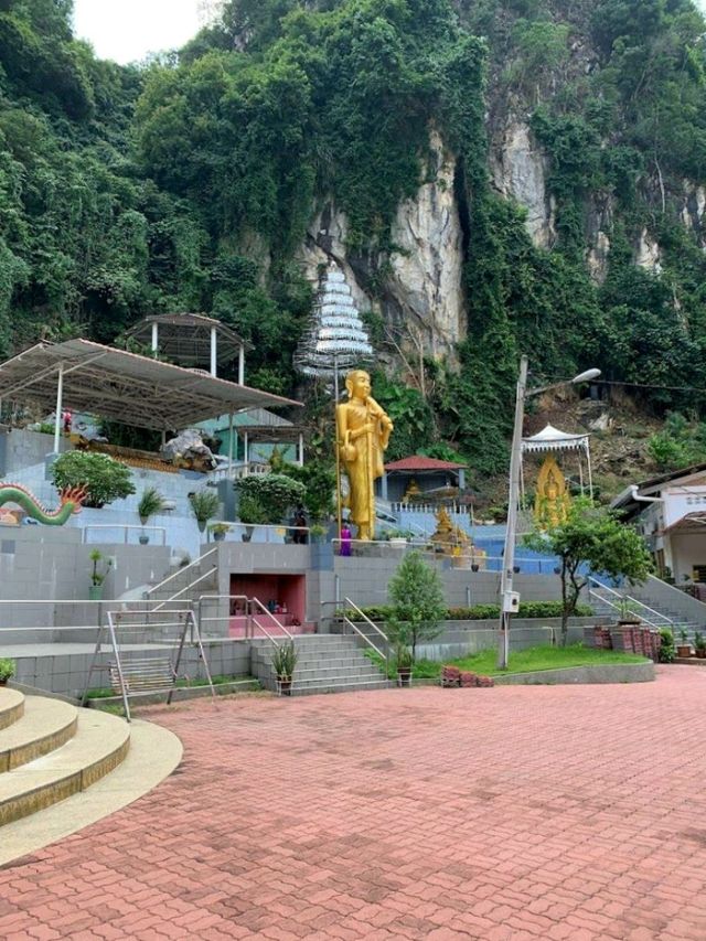 Wat Puthanimittam Siamese Temple