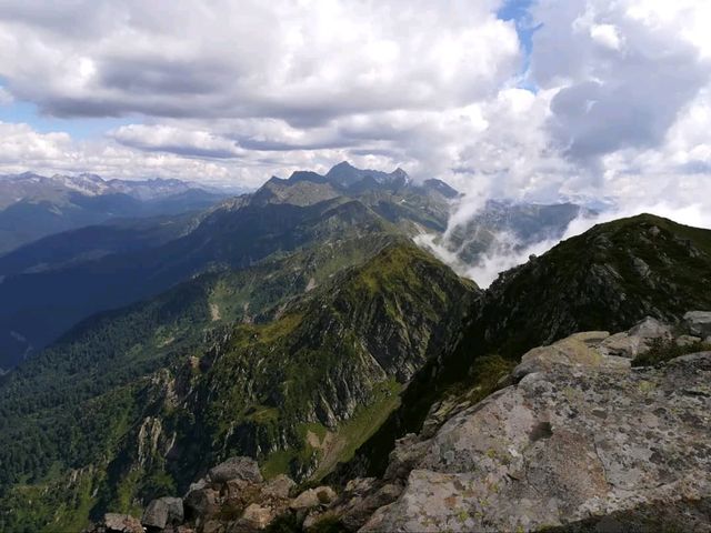 Sky High Walks at the Top of the World