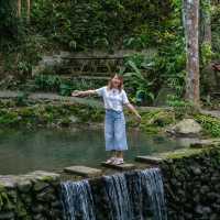 คาเฟ่เล็กๆ มีน้ำตกธรรมชาติ ⛰️💙