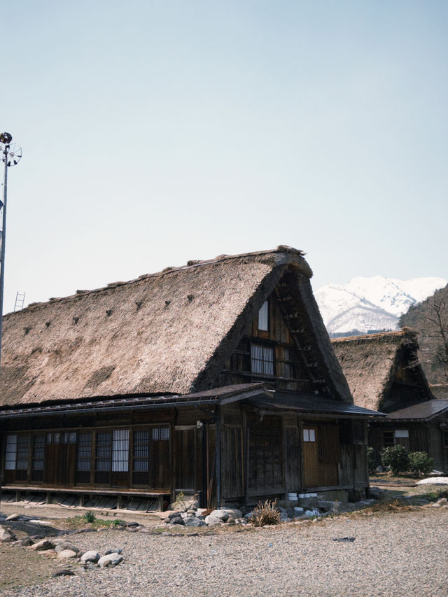 🏡 หมู่บ้าน Shirakawa-go – โลกนิทานมีอยู่จริง ❄️