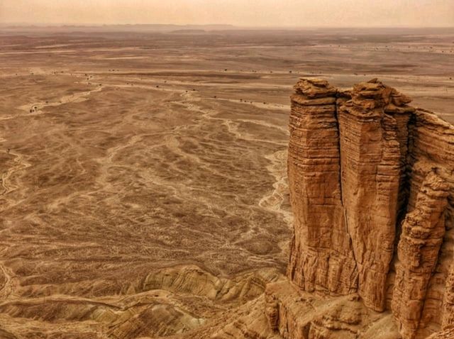 Edge Of The World, Saudi Arabia: Ideal For Hiking!