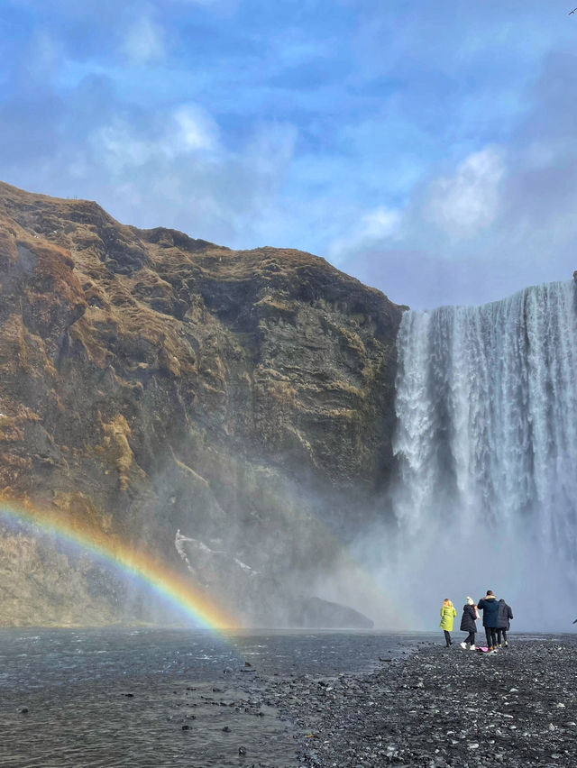 夜晚自己會發光的瀑布🙀🙀 Selijalandsfoss