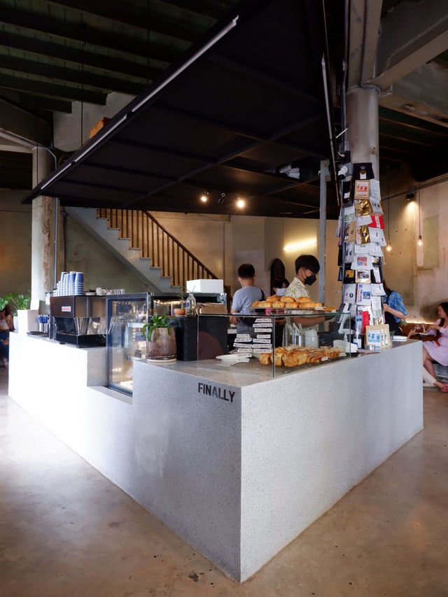 Finally Coffee Co. ร้านกาแฟสุดเท่ในพิษณุโลก