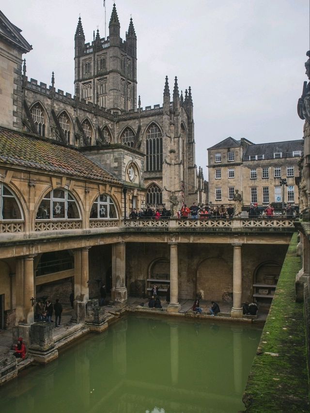 Bath – The Roman Elegance of England