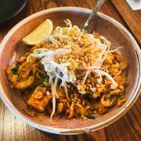 Mae Nam Khong Thai Restaurants: ร้านไทยอร่อยเริศ