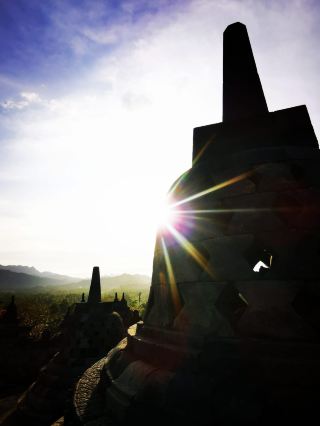 Yogyakarta: From Divine Light to Edge-of-Your-Seat Thrills 🌋✨