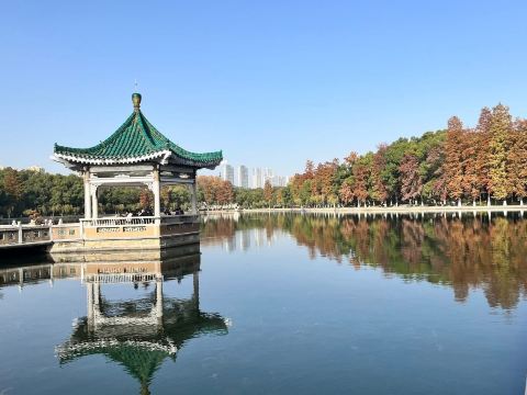 Chu River and Han Street, East Lake Scenic Area