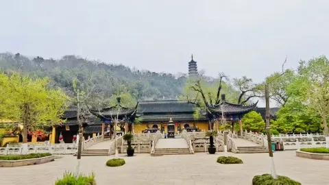 Where does the legendary poet Cao Zhi rest? @ Yushan. — traveler post in Dong'e
