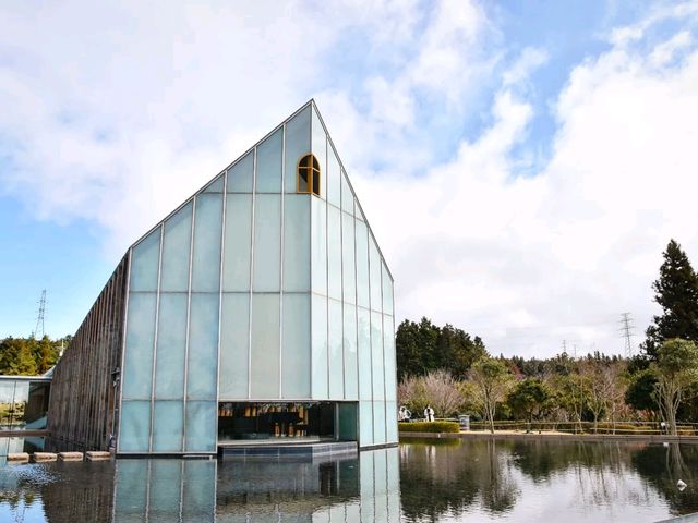 산 중턱에서 마주한 커다란 배에 감탄하다. 제주 방주교회