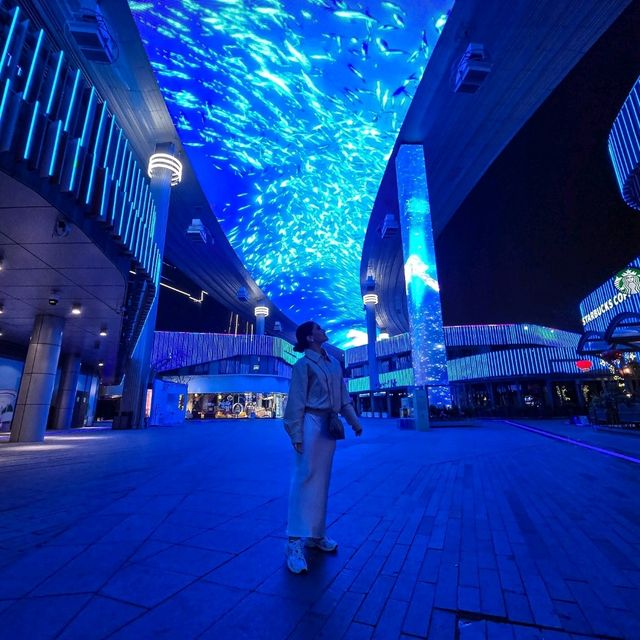 OMG there is a Star Wars Flying LED Screen!