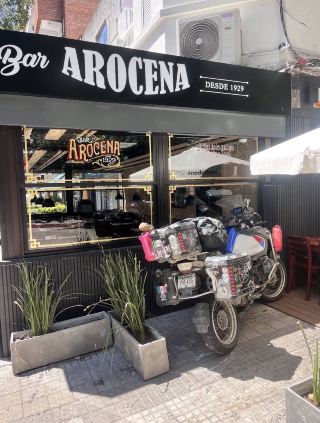 Bar Arocena Montevideo: A cult place since 1923, the best Chivito in town🥪🍔