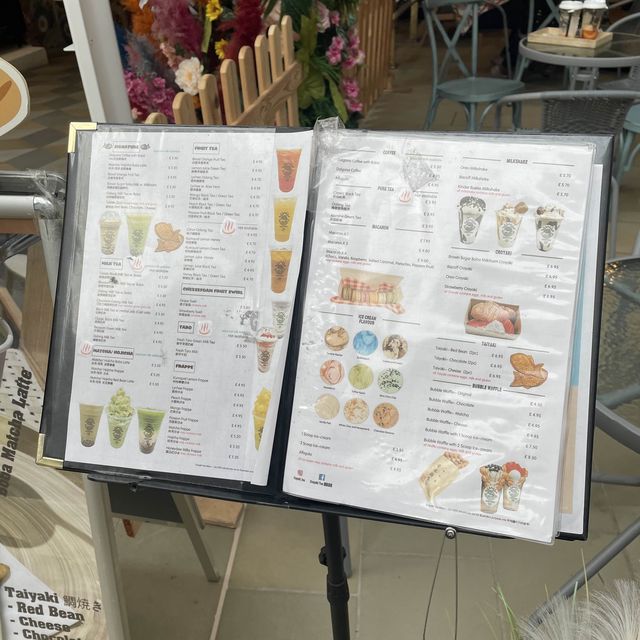 英國曼徹斯特 Croyaki Tea食香港雞蛋仔