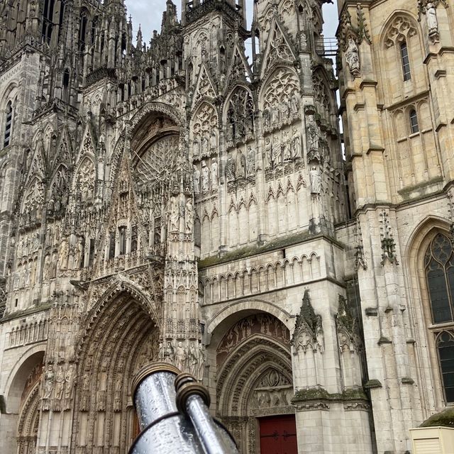 รูอ็อง (ฝรั่งเศส: Rouen)
