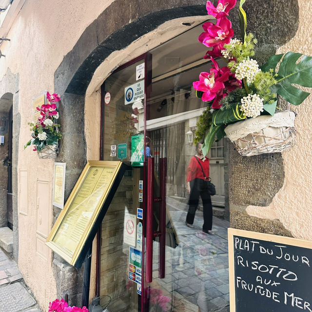The street in Cannes that boasts of a delicious history!