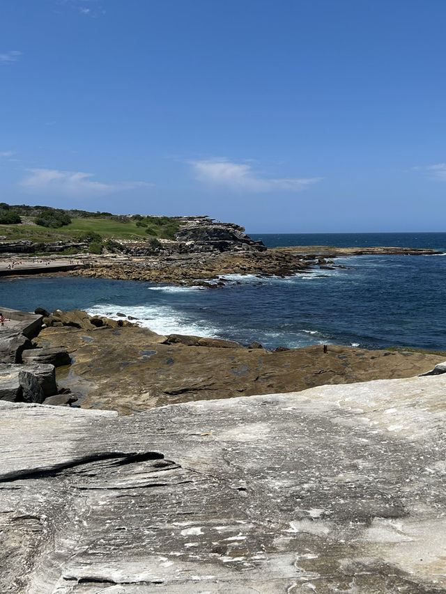 🌊 Coastal Bliss: Hiking from Coogee to Bondi Beach 🥾🏝️