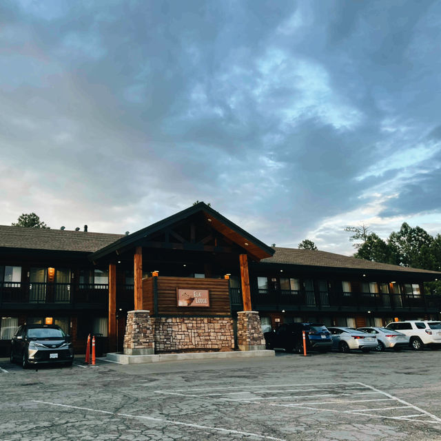 🏨🌄 Top Hotels Near Bryce Canyon National Park – Where to Stay for Hoodoo Views & Starry Skies