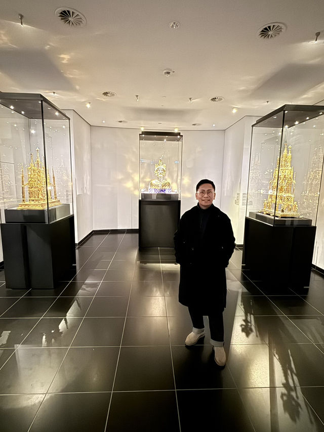 💎⛪ Domschatzkammer Aachen – Where Sacred Treasures and Imperial Power Collide ✨👑