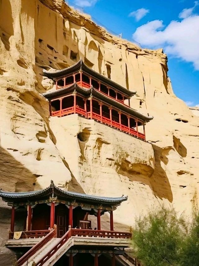 🎨 Mogao Caves – The Thousand Buddhas Hidden in the Desert