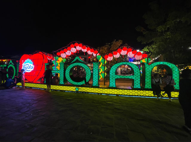 🌙 Hội An – 灯りが揺れる幻想的な夜 🌙 Hội An – 灯りが揺れる幻想的な夜