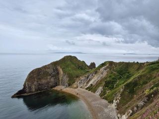 在多德爾門（Durdle Door）繁盛您的侏羅紀海岸之旅